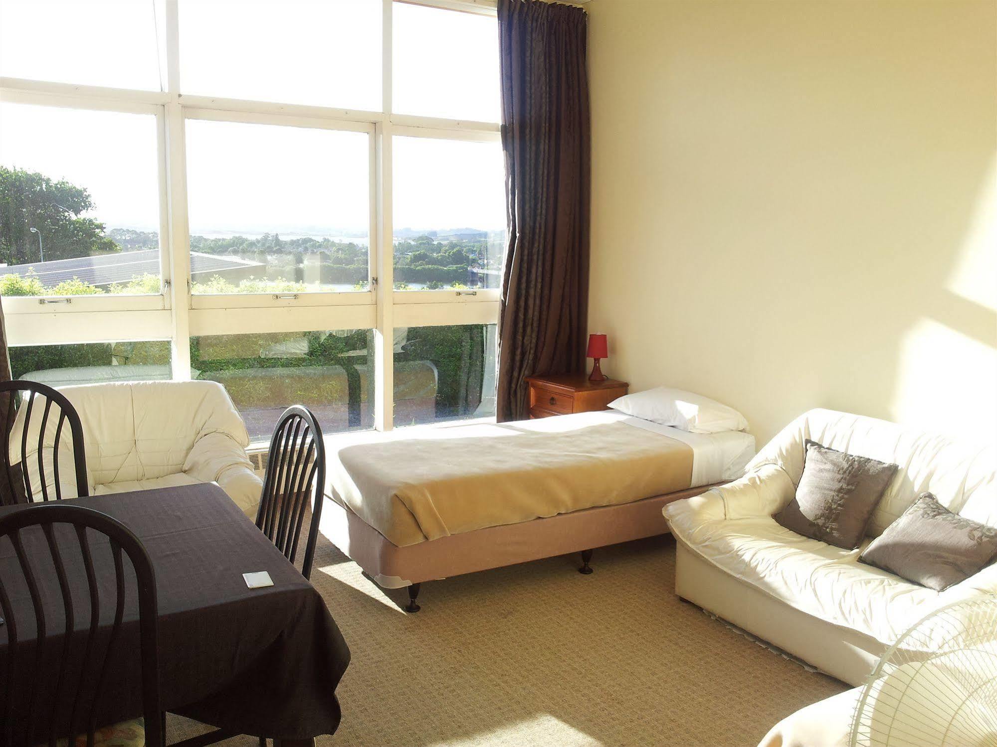 Manor Views Nz Hotel Хънтли Екстериор снимка