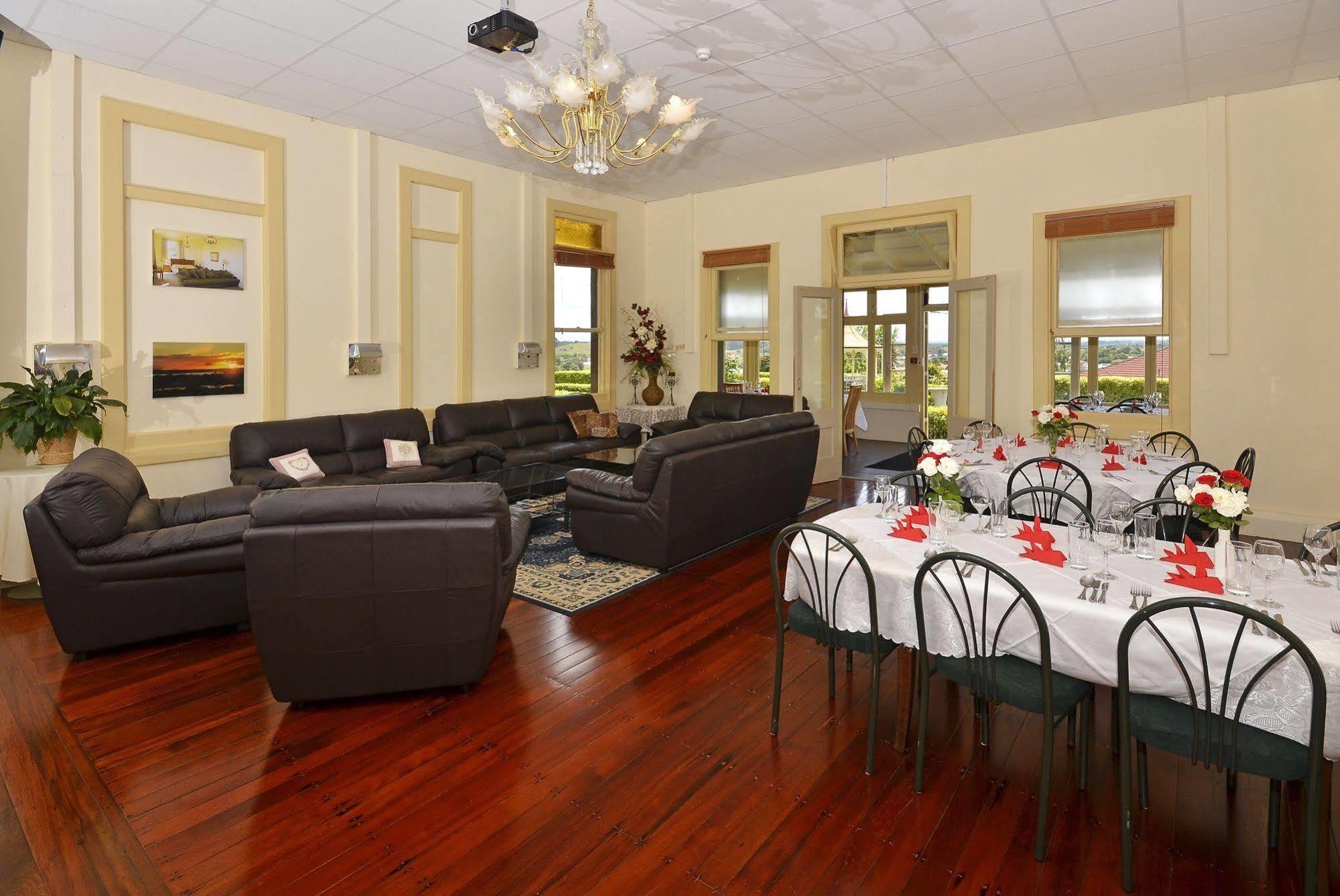 Manor Views Nz Hotel Хънтли Екстериор снимка