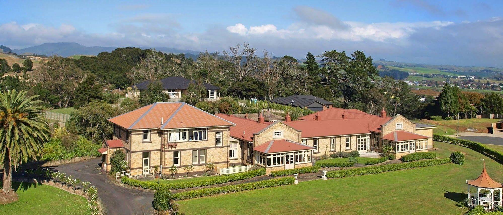 Manor Views Nz Hotel Хънтли Екстериор снимка