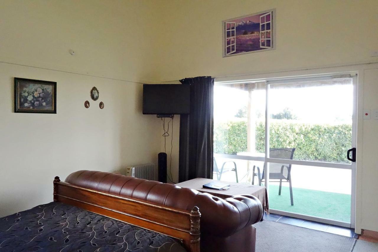 Manor Views Nz Hotel Хънтли Екстериор снимка