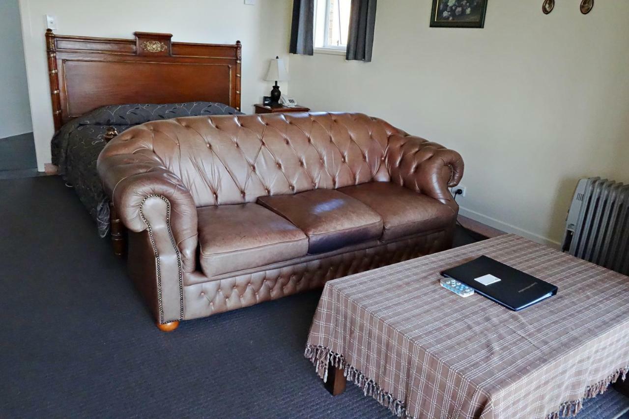 Manor Views Nz Hotel Хънтли Екстериор снимка