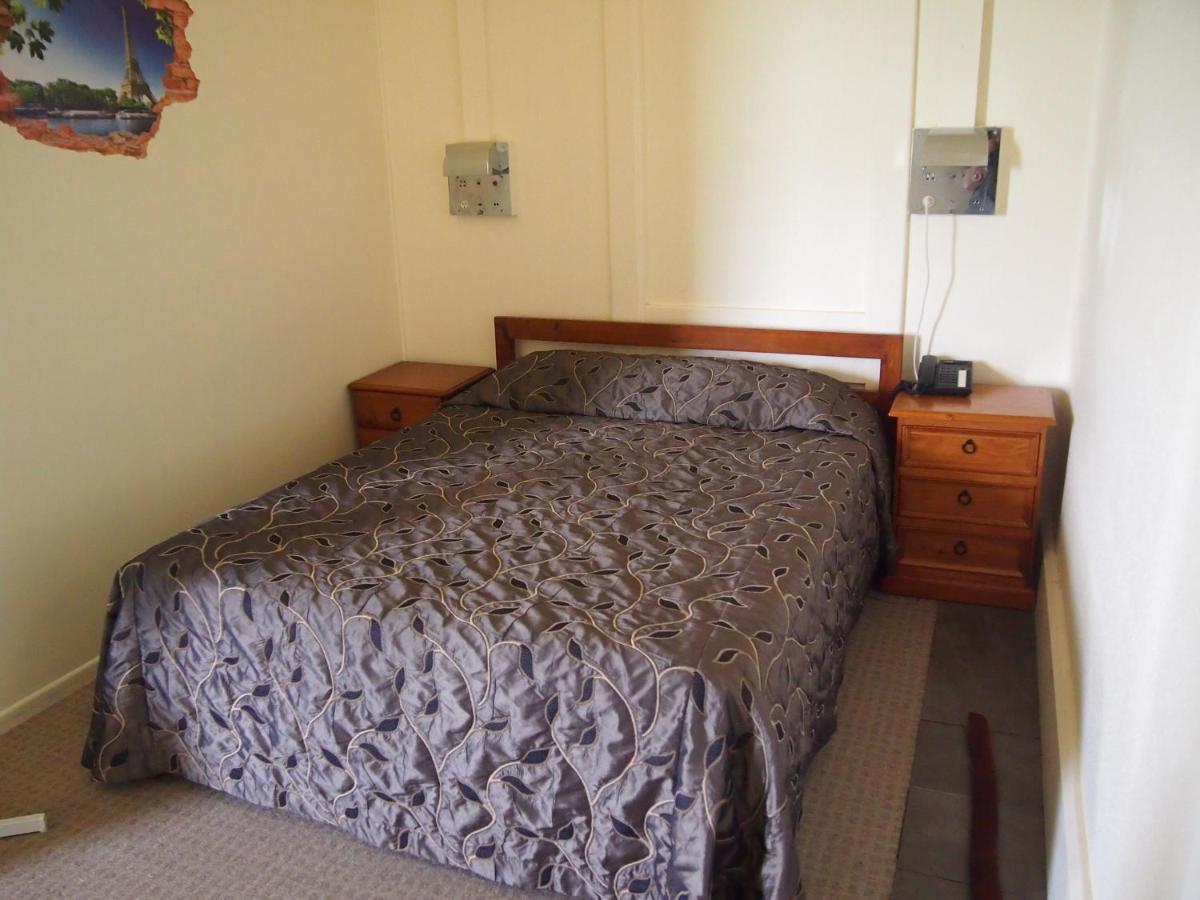 Manor Views Nz Hotel Хънтли Екстериор снимка